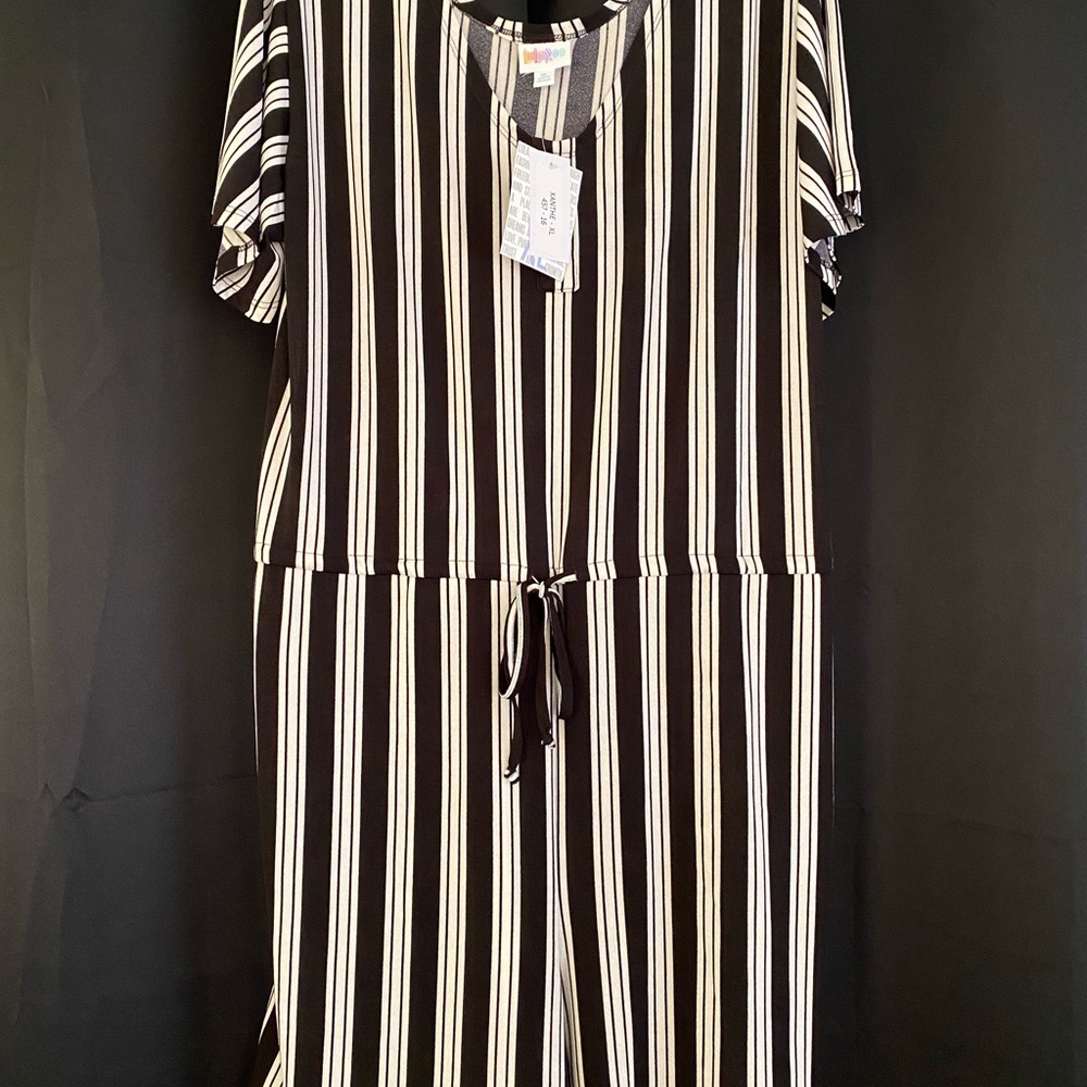 NWT LULAROE XANTHE ROMPER